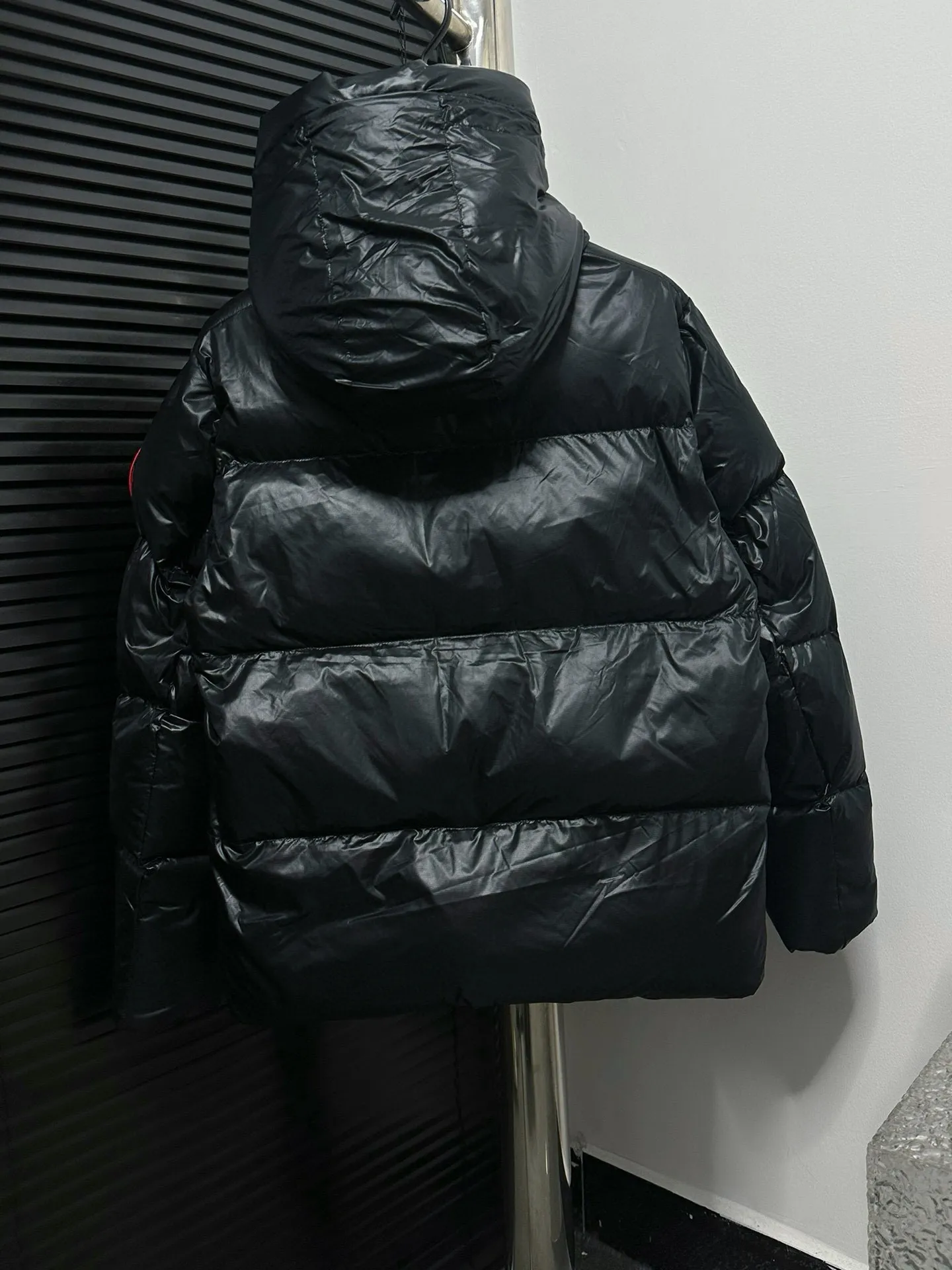 【𝘾𝘼𝙉𝘼𝘿𝘼 𝙂𝙊𝙊𝙎𝙀】Canada Goose Limited New Arrival Crofton Puff Down Jacket Top version, ceiling level Crofton soft bread, the latest in 2024 Arrival style, with cold protection effect up to level 4, using recycled Feather-Light tear-resistant fabric, super Lightweight, no weight-bearing feeling on the upper body at all! The unique black label highlights your temperament‼ ️ Canada Goose, a Canadian brand, has always been recognized as the warmest down jacket. Various Instagram celebrities, Internet celebrities, and celebrities often wear it for street photos. I make Canada Goose every year, but I still can't get rid of my love for it. No matter how cold the days are, there is no need to be afraid, because there is! Filled with 90% white duck down, it is the legendary warmest down jacket and is known as a must-have for Arctic outdoor sports! The most popular down jacket in the world, celebrities are rushing to buy it, it is a must-have! Sizes: S~XXL